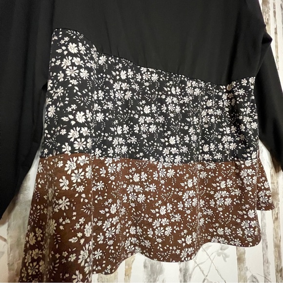 Bloomchic Size 26 Women’s Top- A Blend of Comfort and Style! P2P:26” L:33” NWOT - Picture 2 of 8